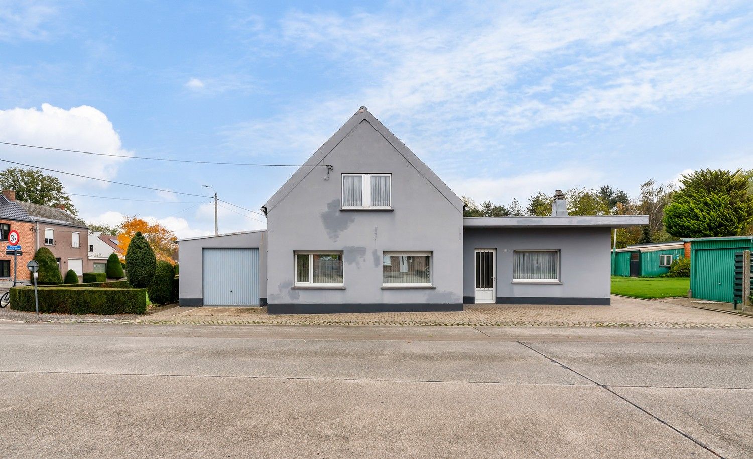 Ruime halfopen bebouwing foto 3