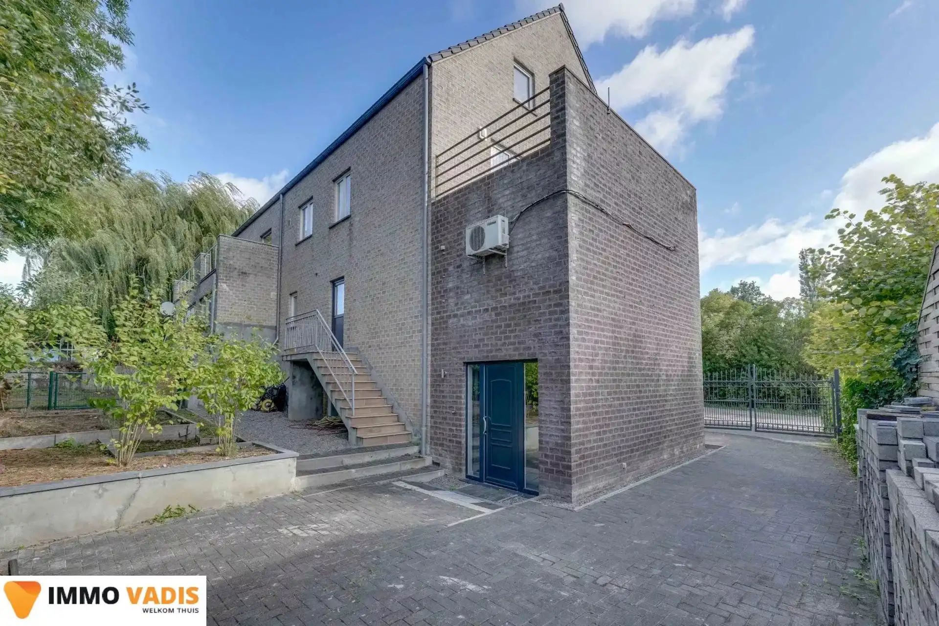 Ruim gelijkvloers appartement met  3 slaapkamers foto 16