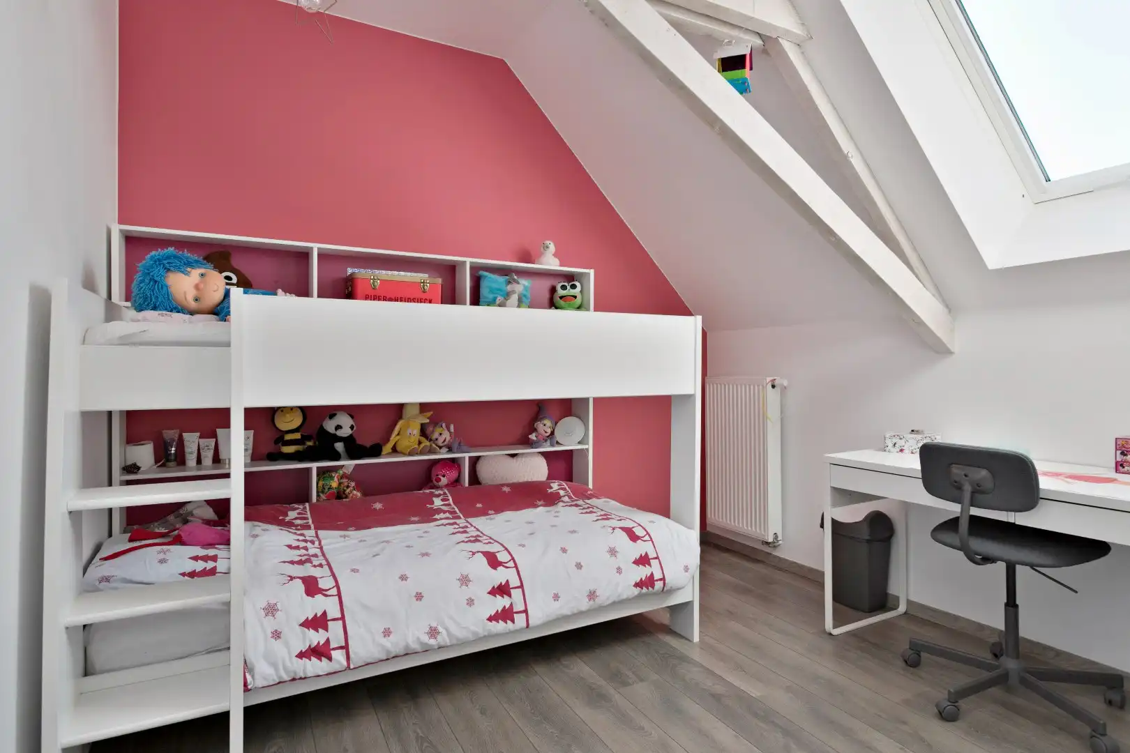 Stijlvolle gezinswoning met 3 slaapkamers en tuin. foto 15