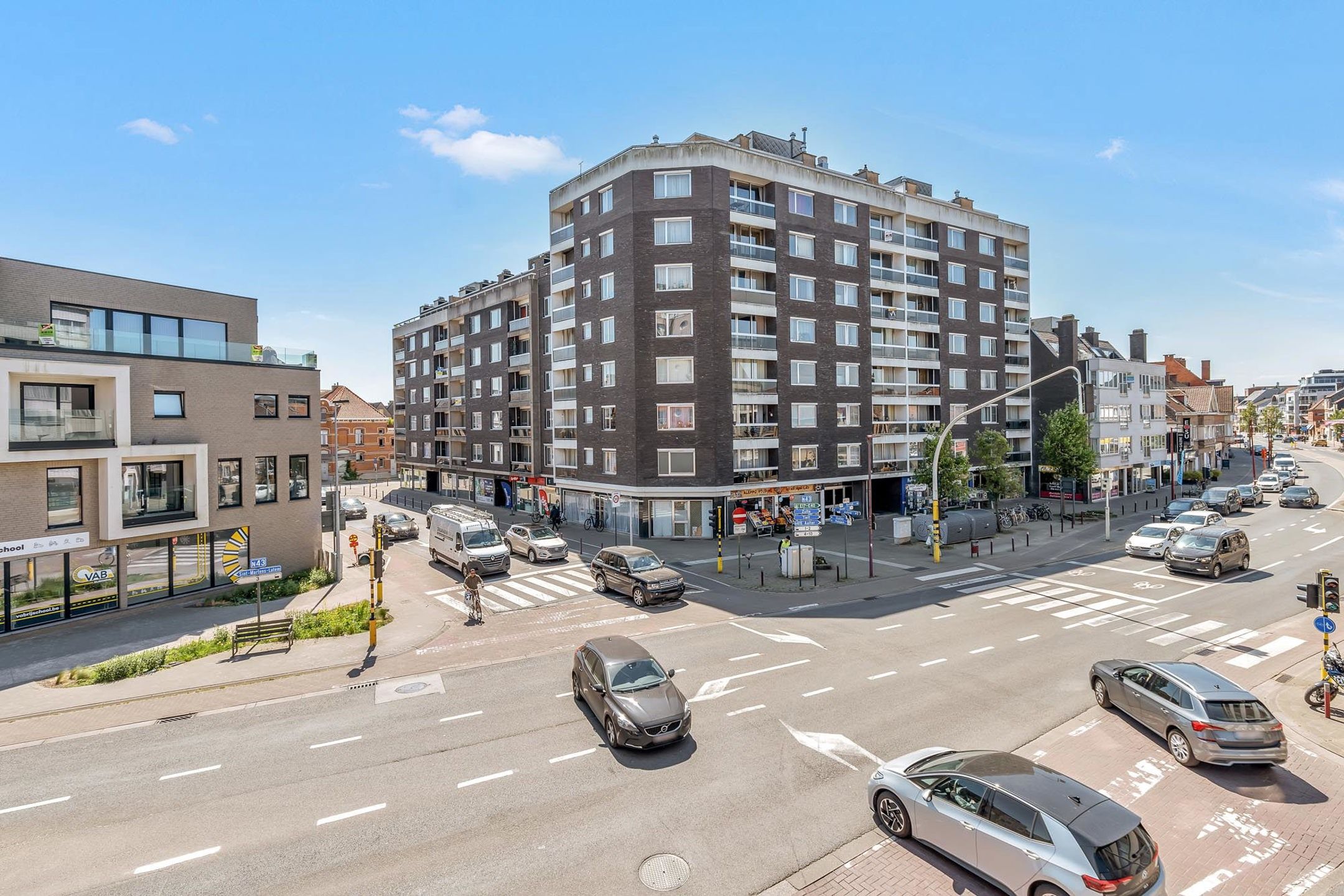 Prachtig gerenoveerd 3-slpk. app. centrum Deinze foto 13