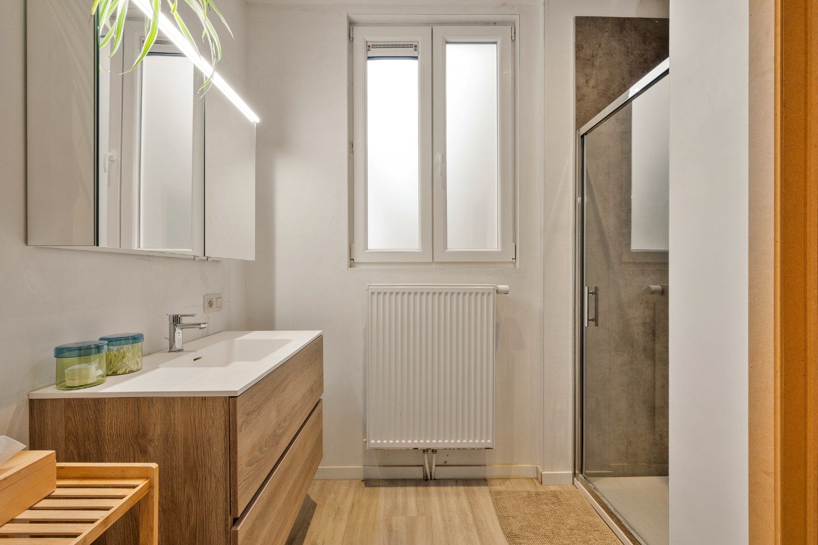Instapklare rijwoning met open keuken en 2 slaapkamers in Kortrijk-centrum foto 10