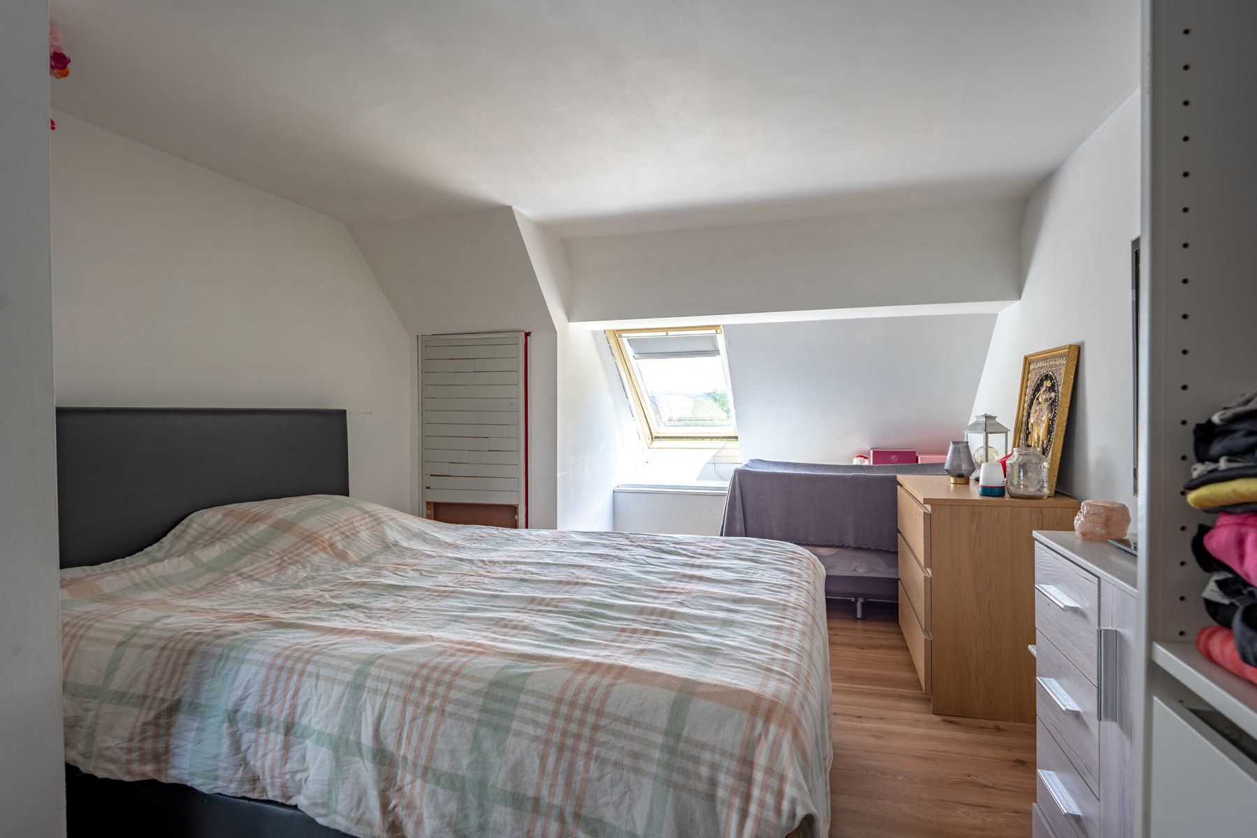 Instapklaar duplex-appartement in hartje Stabroek! foto 9