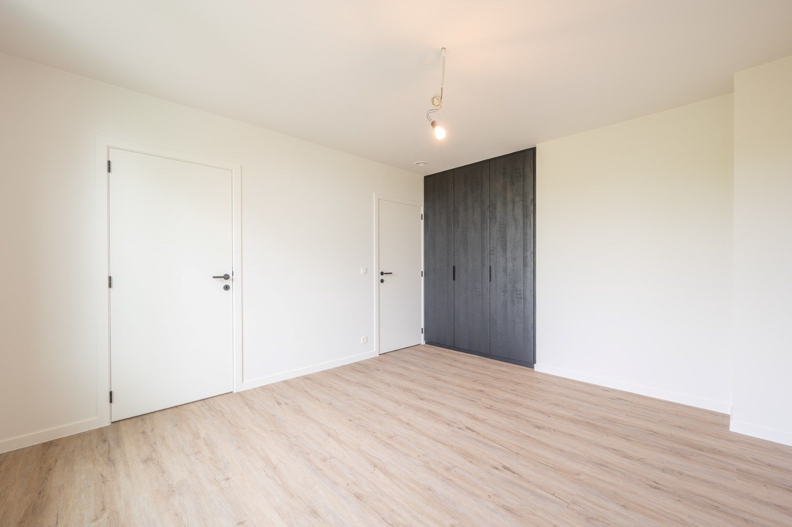 Prachtig afgewerkte woning, zeer rustig gelegen nabij het centrum foto 8