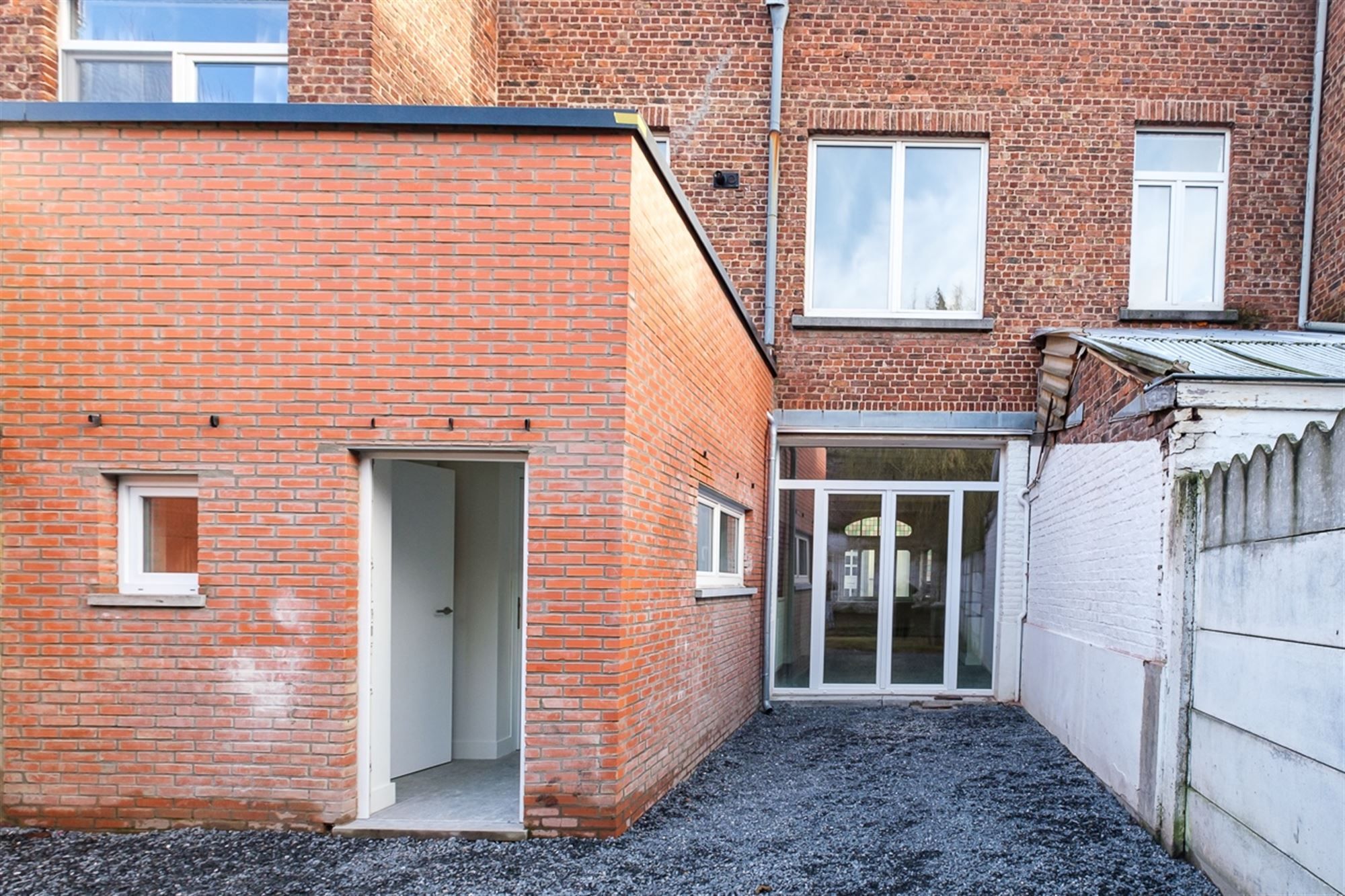 PRACHTIG HERENHUIS TE HUUR MET 4 SLKS IN HET CENTRUM VAN SINT-TRUIDEN  foto 31