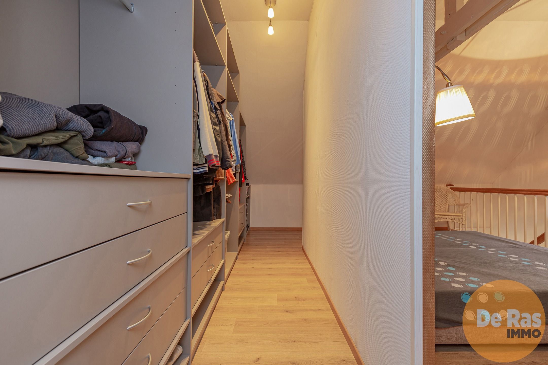 NIEUWERKERKEN - Gerenoveerde HOB met tuin op toplocatie foto 18