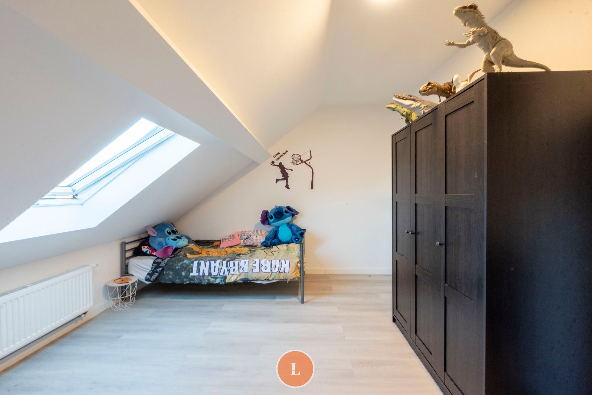 Totaal gerenoveerde gezinswoning met 4 kamers. foto 10