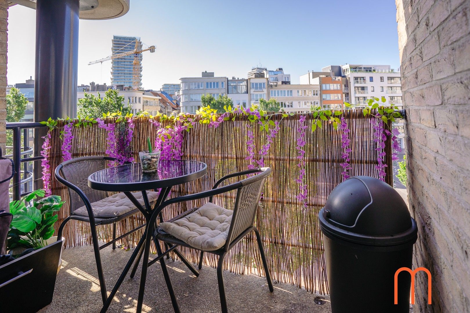 Instapklaar appartement met zicht op de Sint-Petrus-en-Pauluskerk – centrum Oostende. foto 3