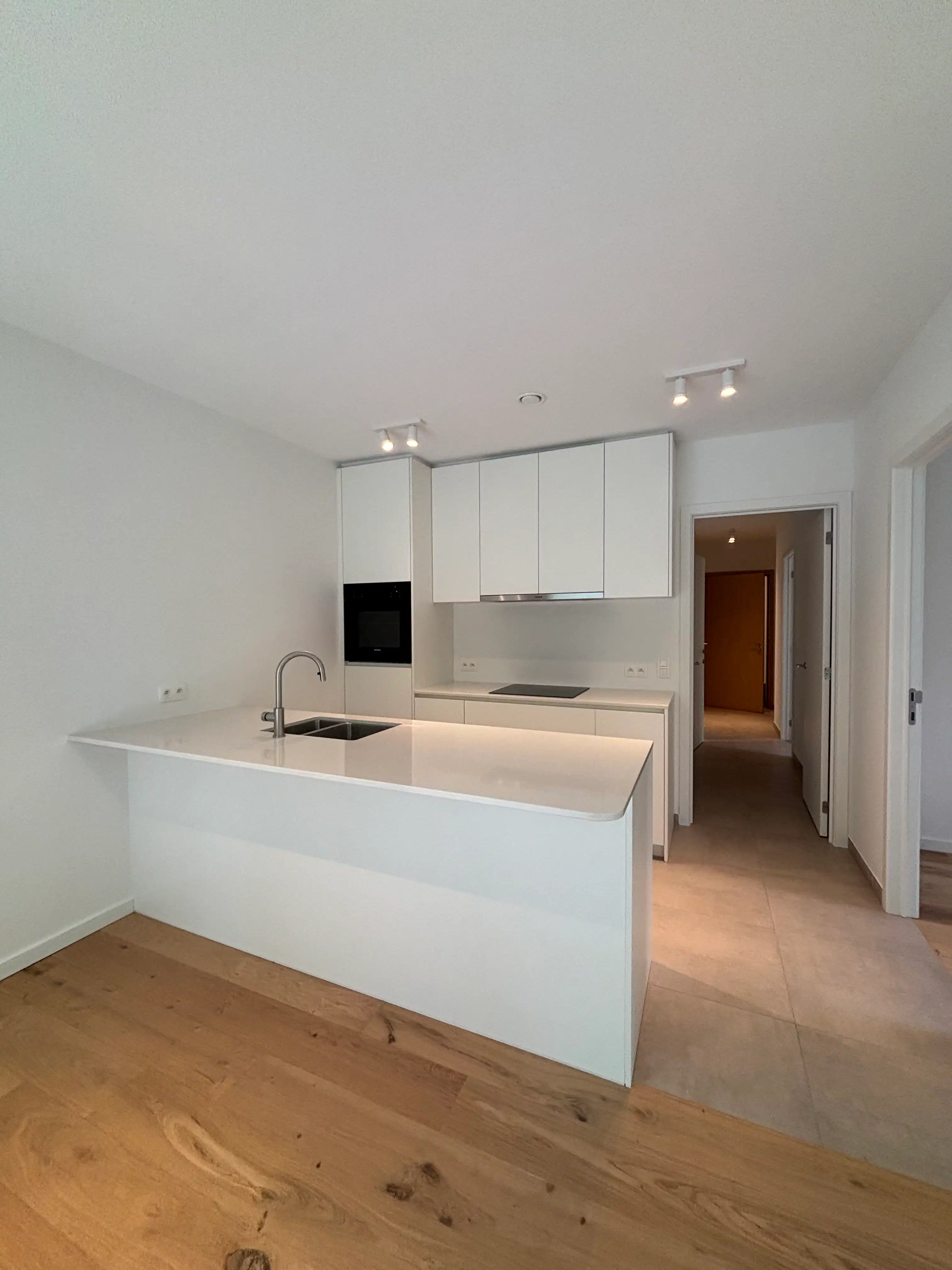 LUXUEUS NIEUWBOUWAPPARTEMENT MET SLAAPKAMER, BUREAU EN RUIM TERRAS foto 10