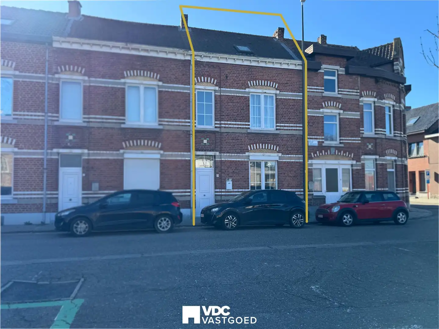 Te renoveren stadswoning met potentieel in centrum Borgloon foto {{pictureIndex}}