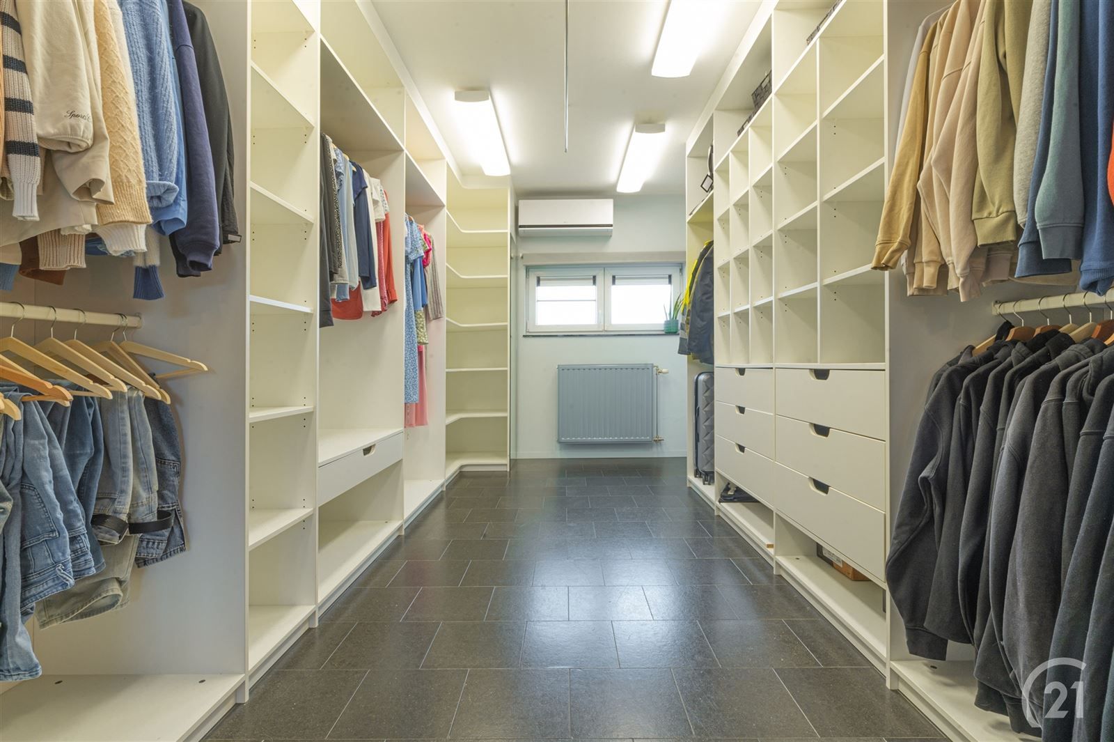 Moderne,  luxueuse  3 gevelwoning met tuin en carport op 3 are 77 foto 14