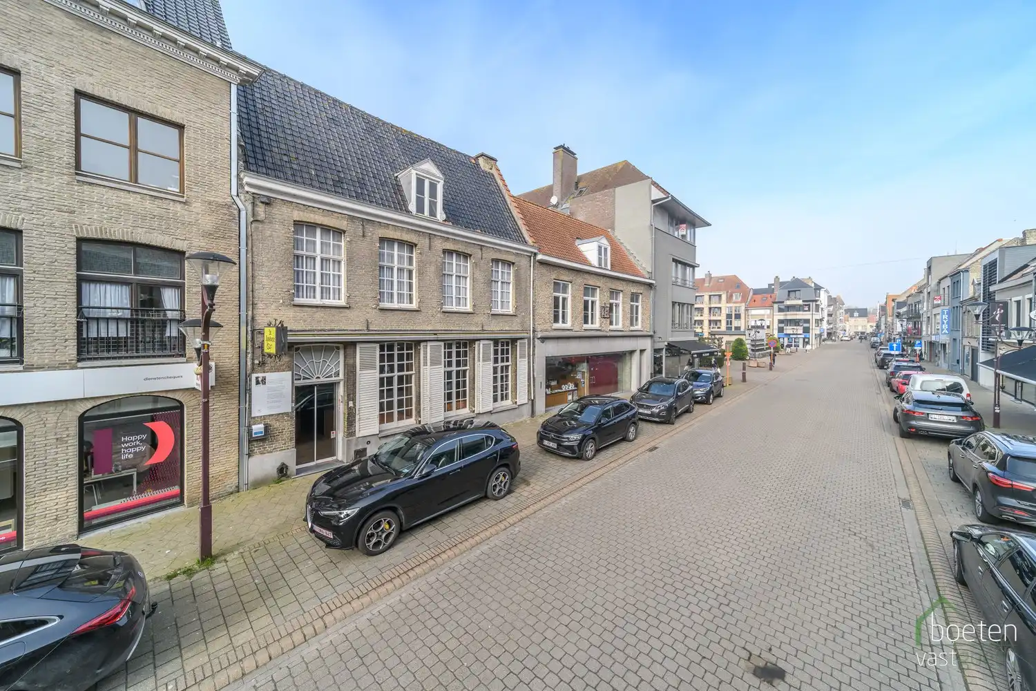 VEURNE: Karaktervol eigendom, type herenwoning, in het bruisende hart van Veurne-centrum, met een waaier van mogelijkheden! foto 18