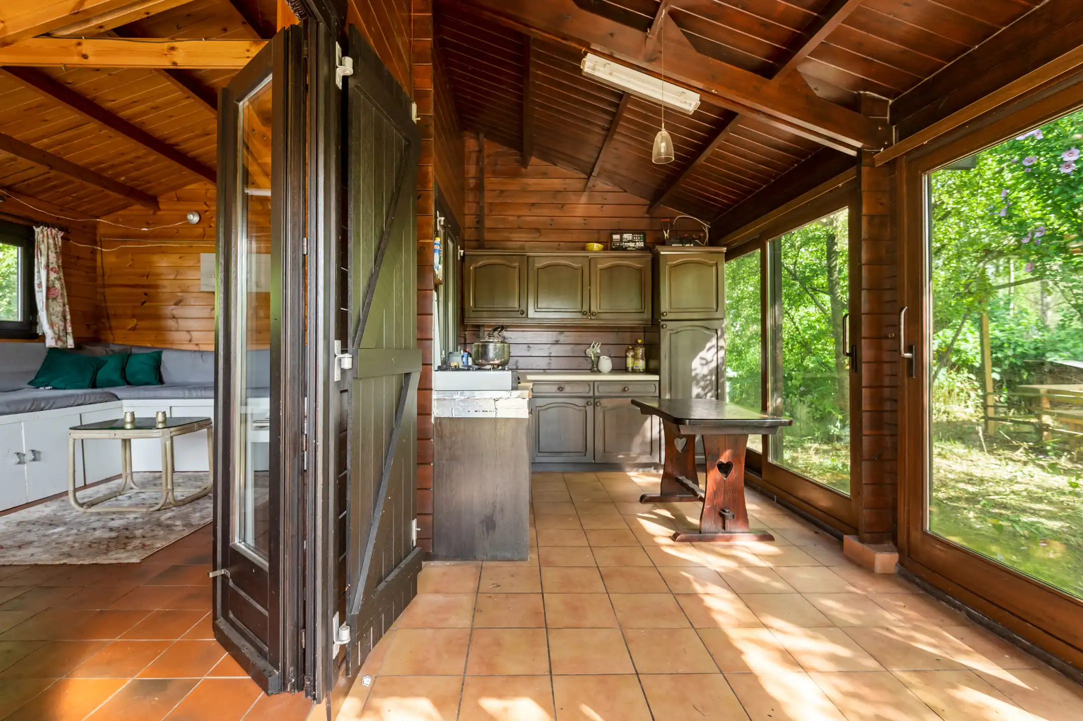 Chalet met 2 slpks op 2.710 m² recreatiegrond in Vorselaar. foto 9