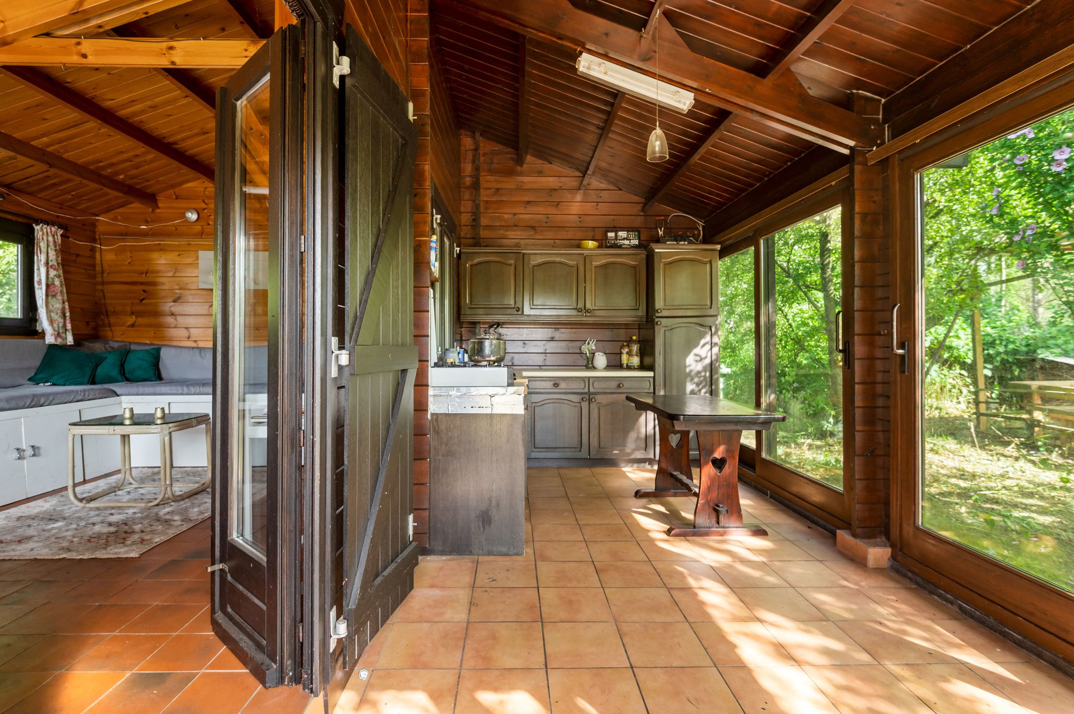 Chalet met 2 slpks op 2.710 m² recreatiegrond in Vorselaar. foto 9