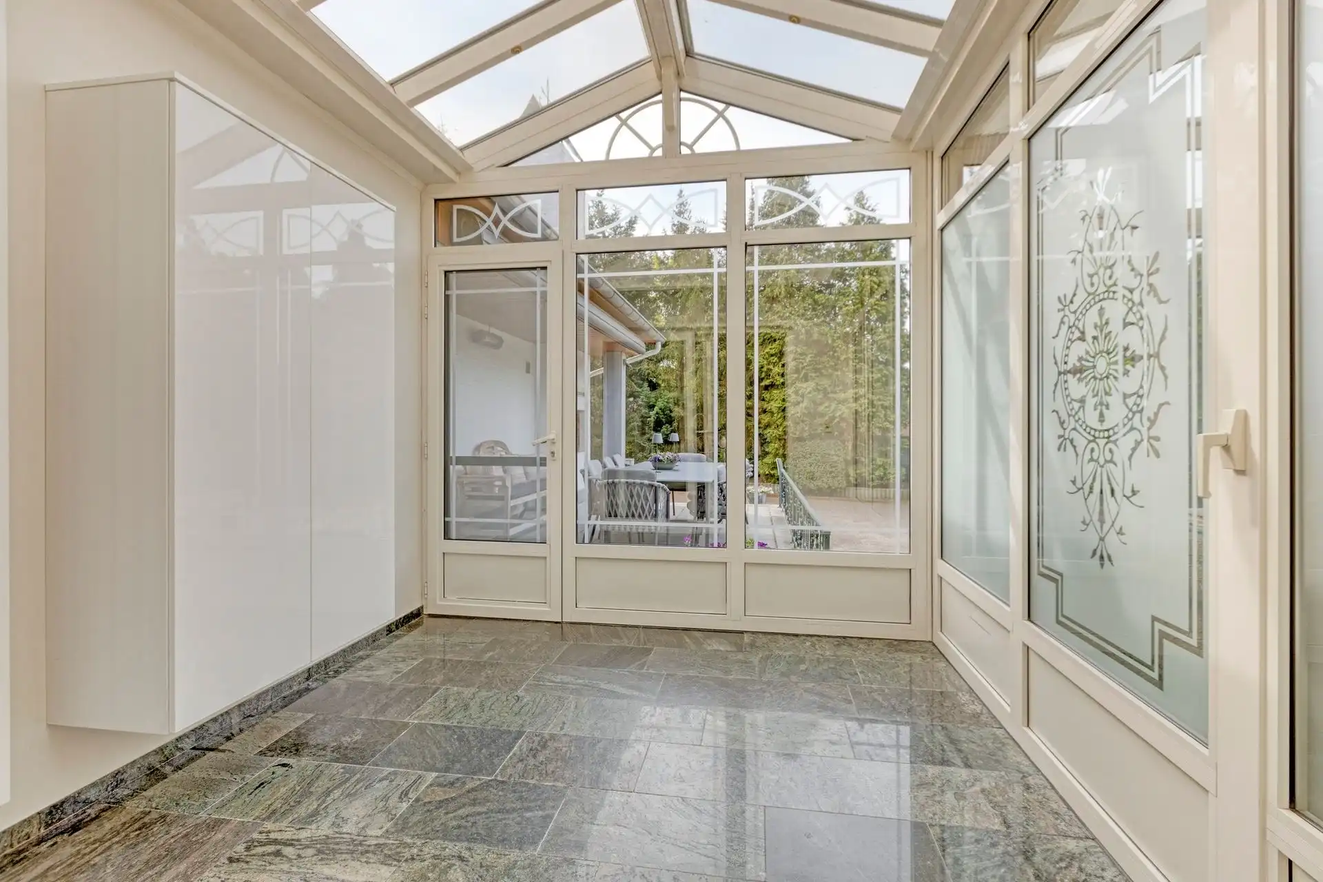 Vrijstaande villa van 306 m² op 17a95ca, gelegen vlak bij Connecterra, de toegangspoort tot het Nationaal Park Hoge Kempen, en op wandelafstand van Maasmechelen Village! foto 15
