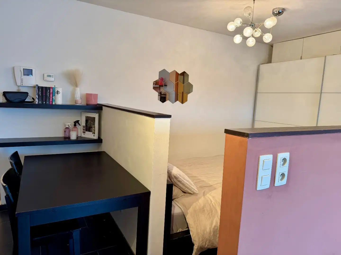 TE HUUR - Gezellige studio in Merchtem - Uitstekende ligging foto 9