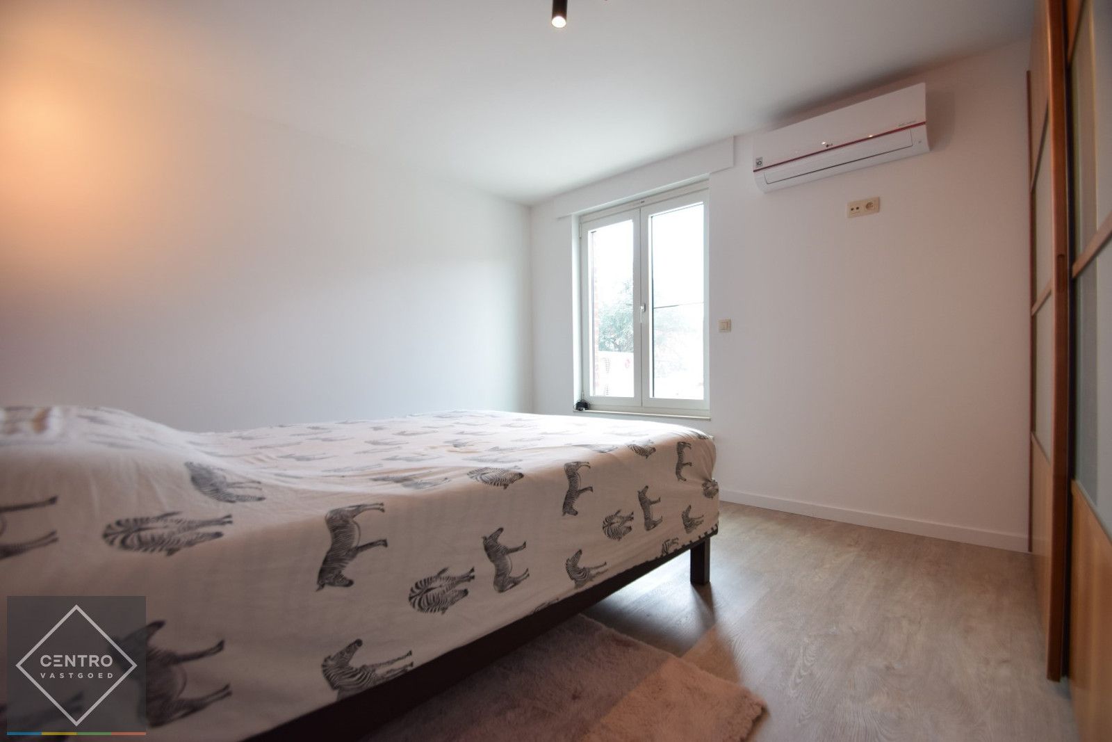 Volledig gerenoveerde woning met 3 slpks en leuke tuin! foto 15