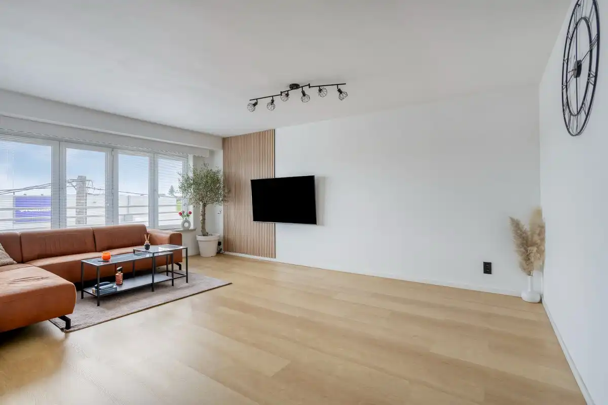 Instapklaar appartement met privé parking + ruime berging/garage foto 3