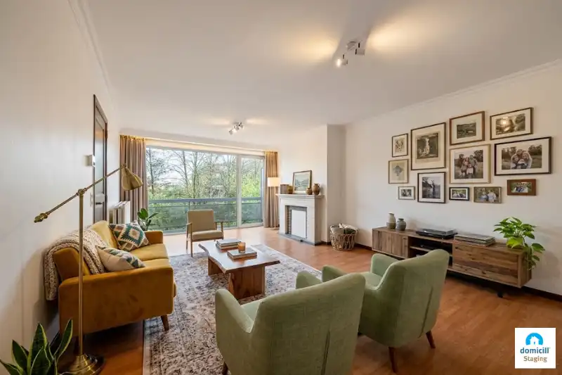 Roeselare-stadsrand. Leuk gelegen twee-slaapkamerappartement van 83m2 met 2 terrassen van 8.50m2. In 't groen op een boogscheut van 't centrum. Als investering of als betaalbare starter ! foto 3