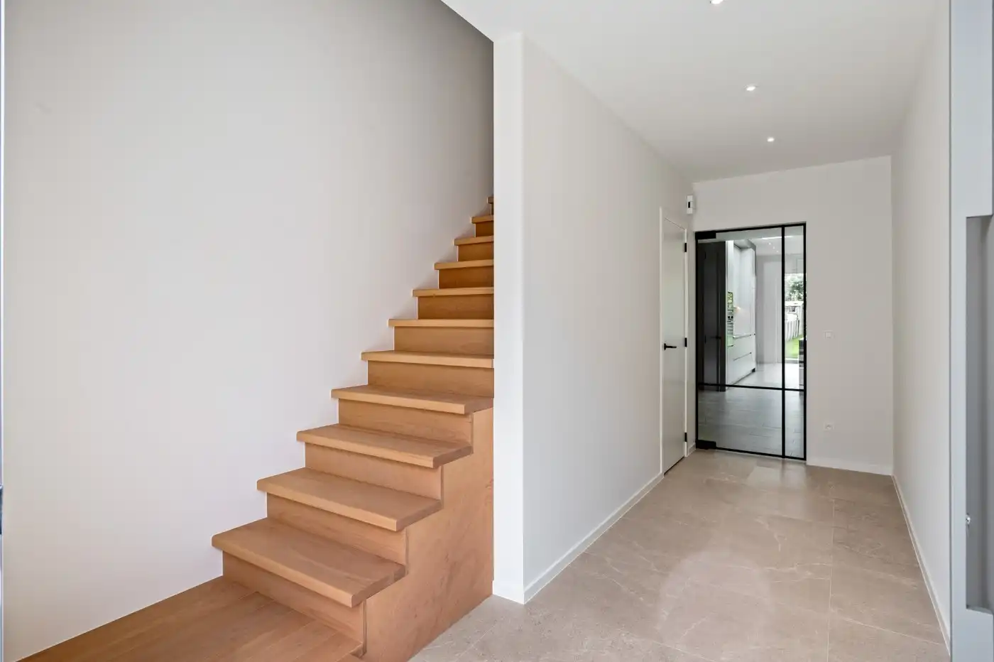 Ruime nieuwbouwwoning met 3 slpk., grote tuin en inpandige garage foto 11