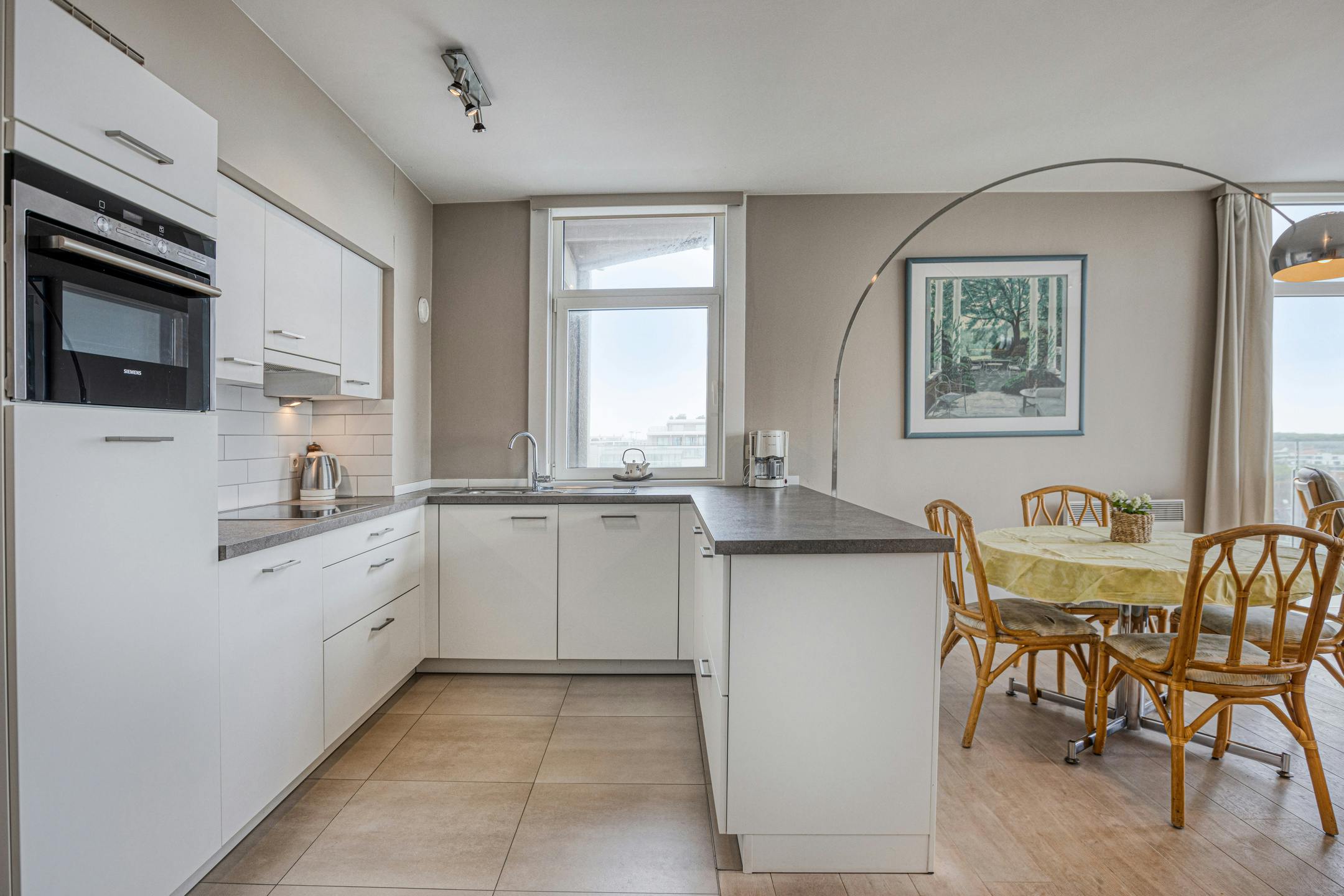 Gerenoveerd hoekappartement met zee en duinzicht in De Panne foto 14