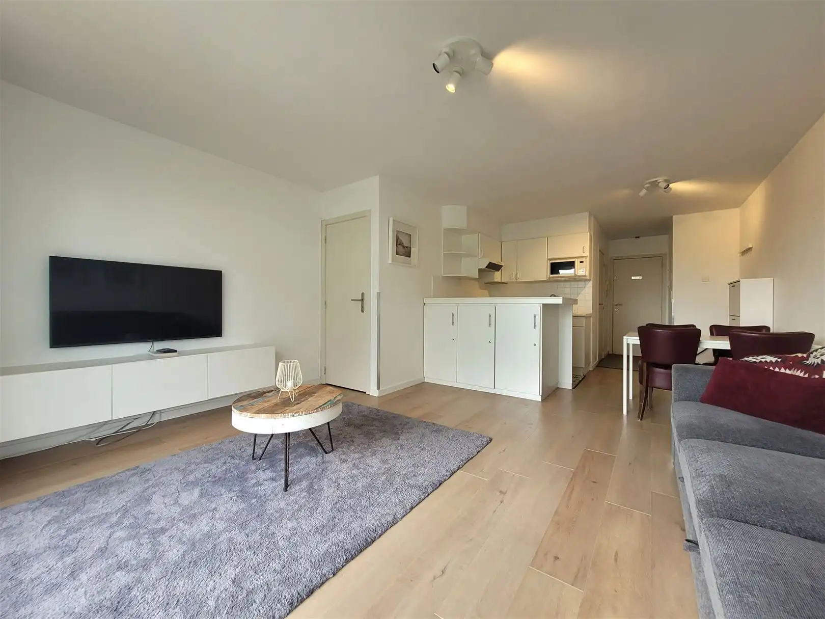 Gemeubeld appartement met 1 slaapkamer foto 9