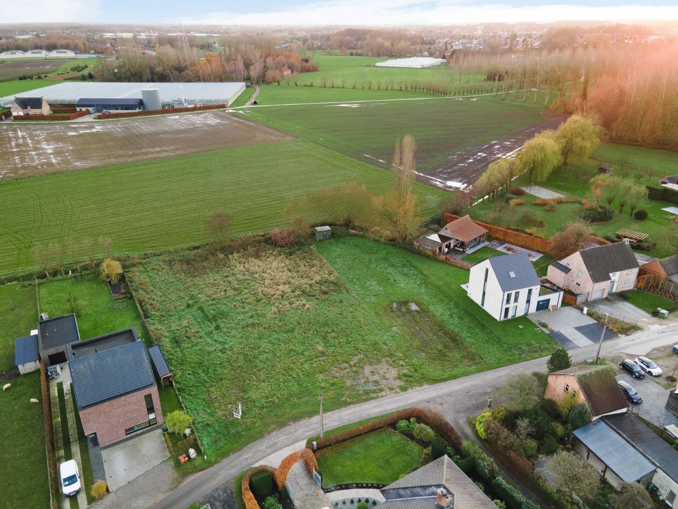 BOUWGROND 1.232 m² VOOR OPEN BEBOUWING! foto 2