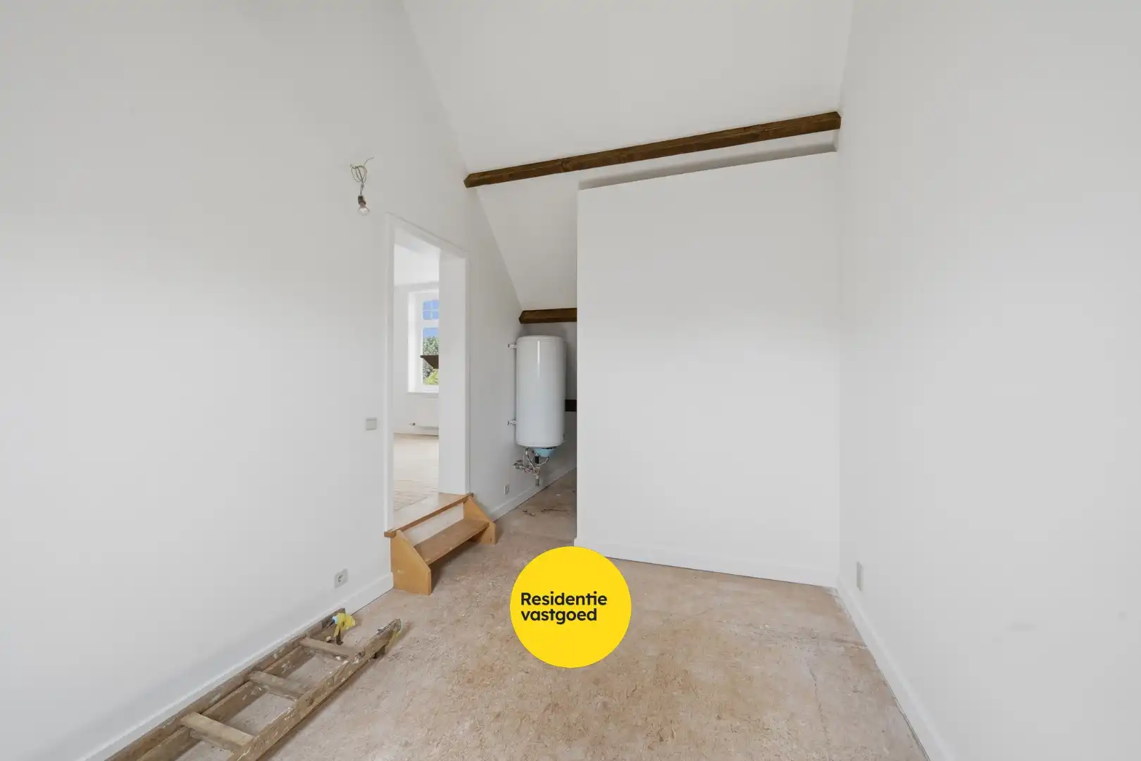 Karaktervolle instapklare hoekwoning met inpandige garage en zonnige stadstuin foto 20