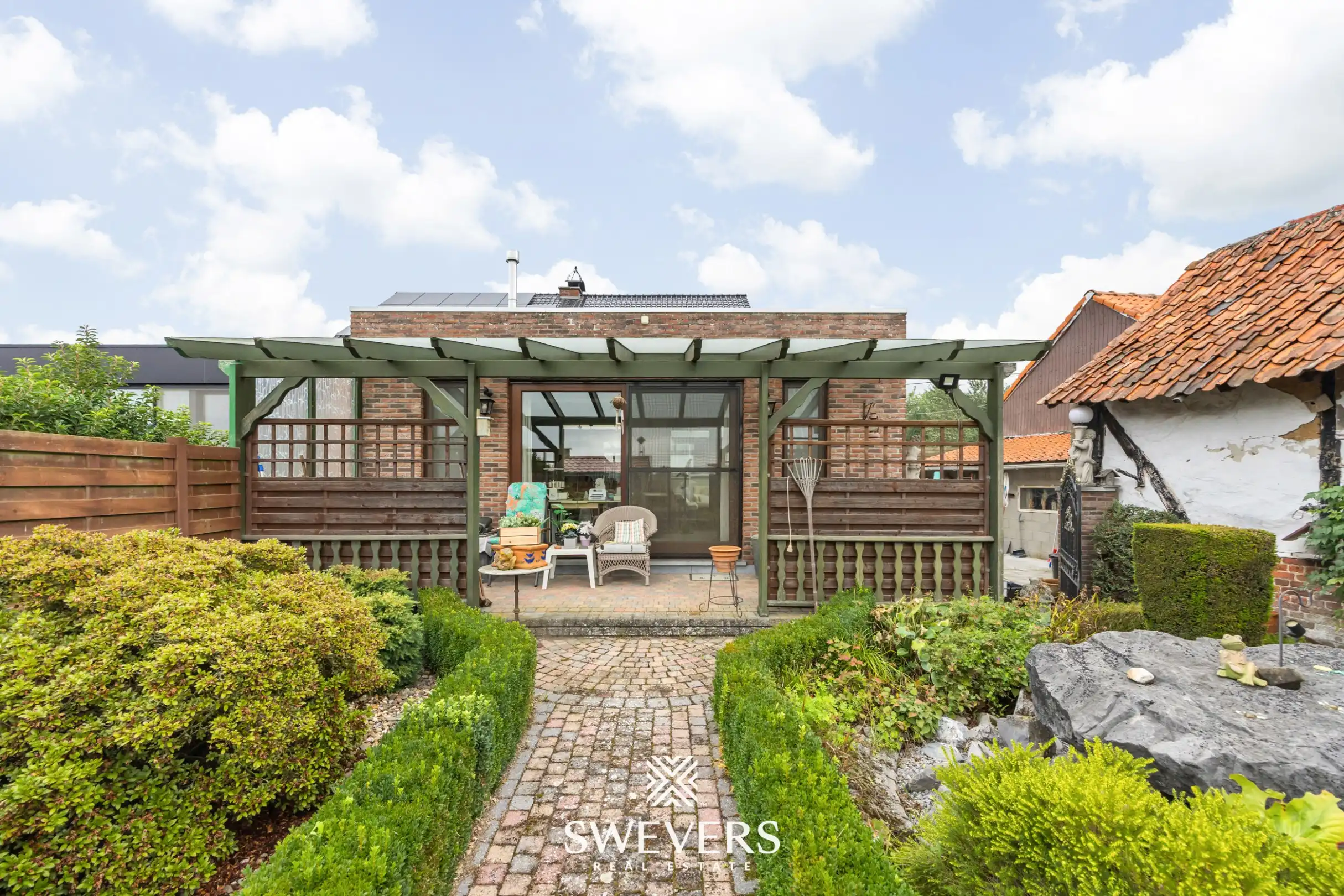 Royale gezinswoning met 257 m² woonruimte foto 25