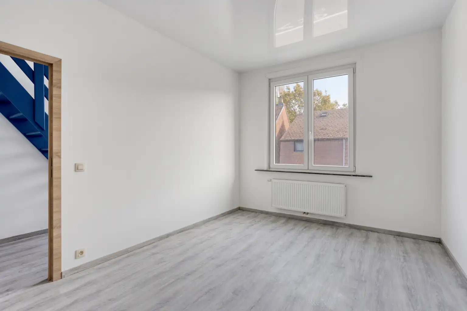 Volledig gerenoveerde gesloten bebouwing te Drogenbos foto 14
