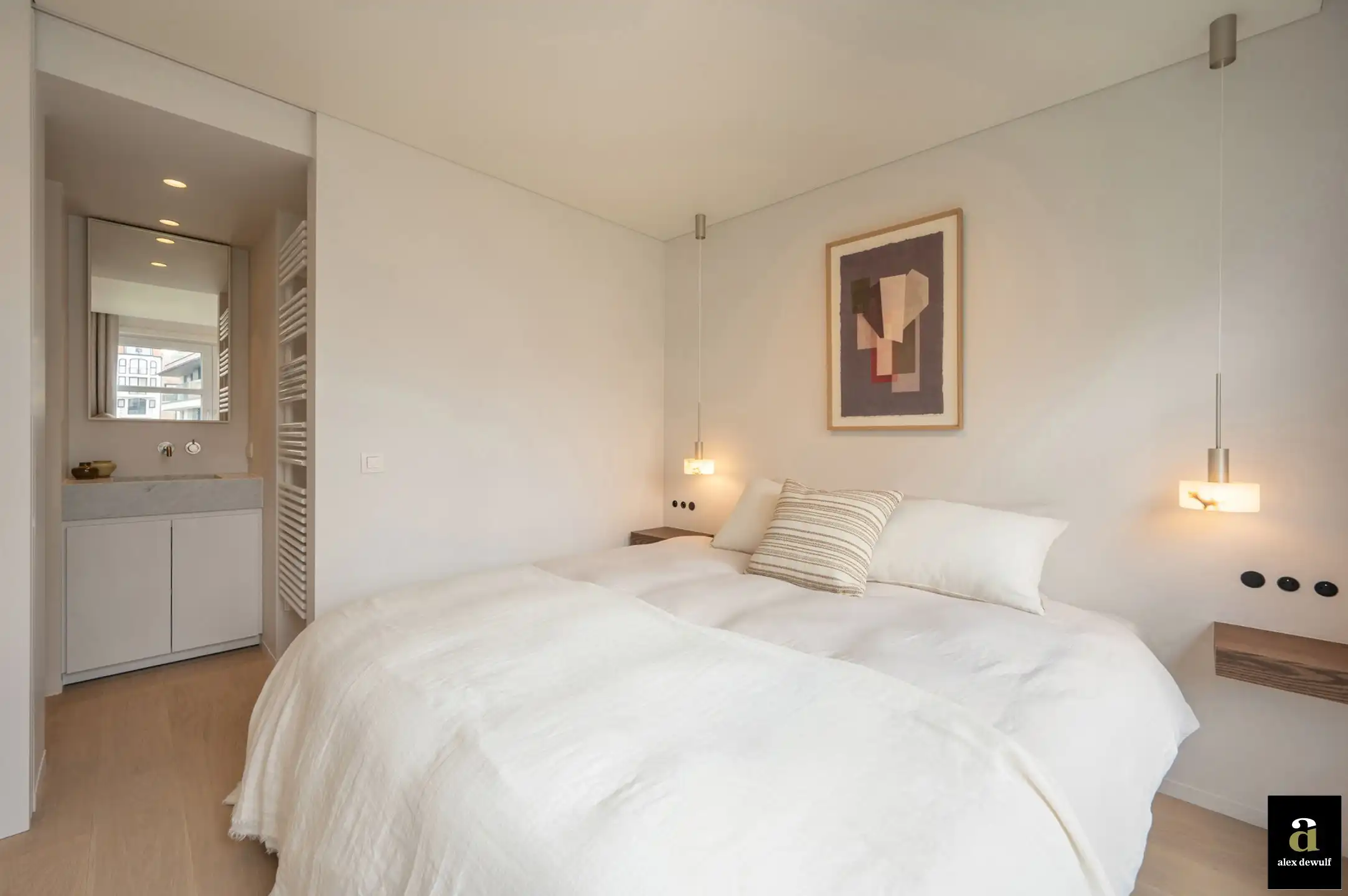 Uitstekend gelegen en stijlvol gerenoveerd appartement met goed zeezicht in villaresidentie [Kustlaan - Knokke Zoute]. foto 33