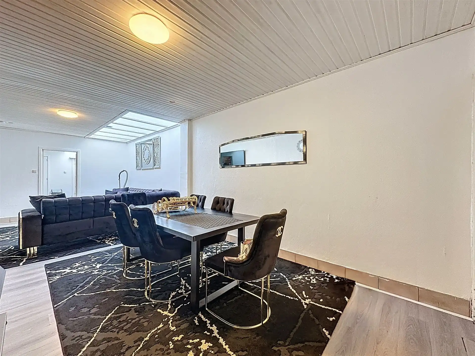 Woning met 4 slaapkamers in Sint-Niklaas. foto 2