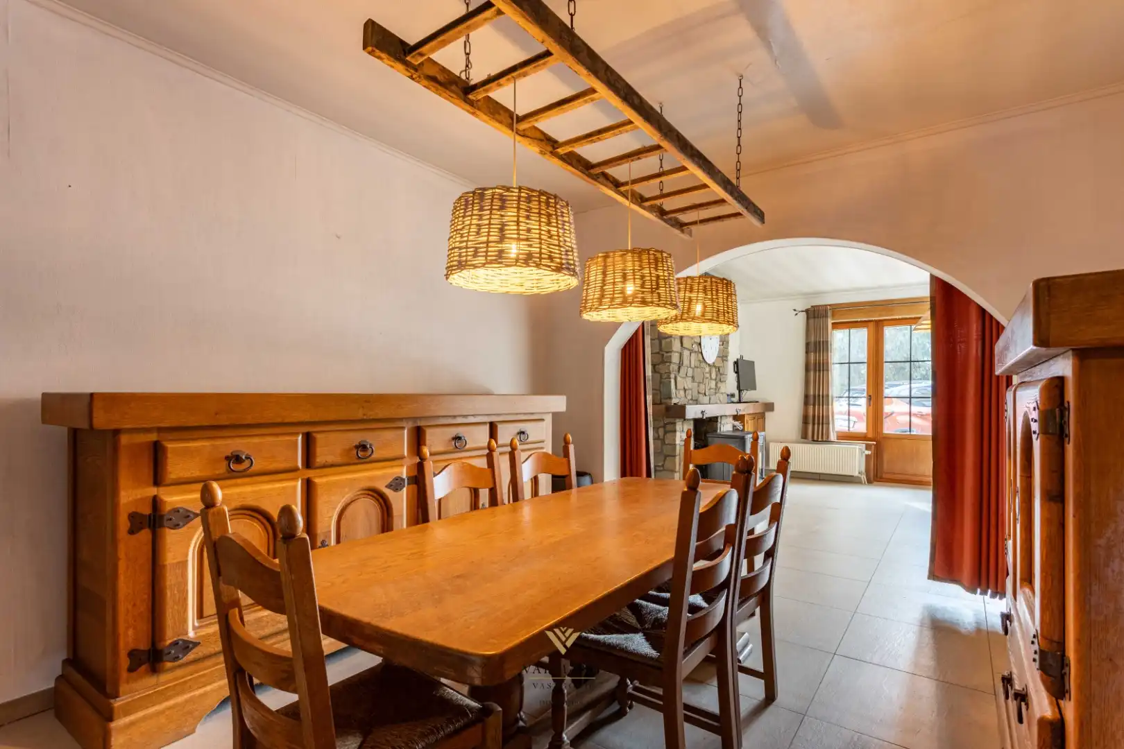 Ruime en charmante alleenstaande woning met 5 slaapkamers en 2 badkamers foto 10