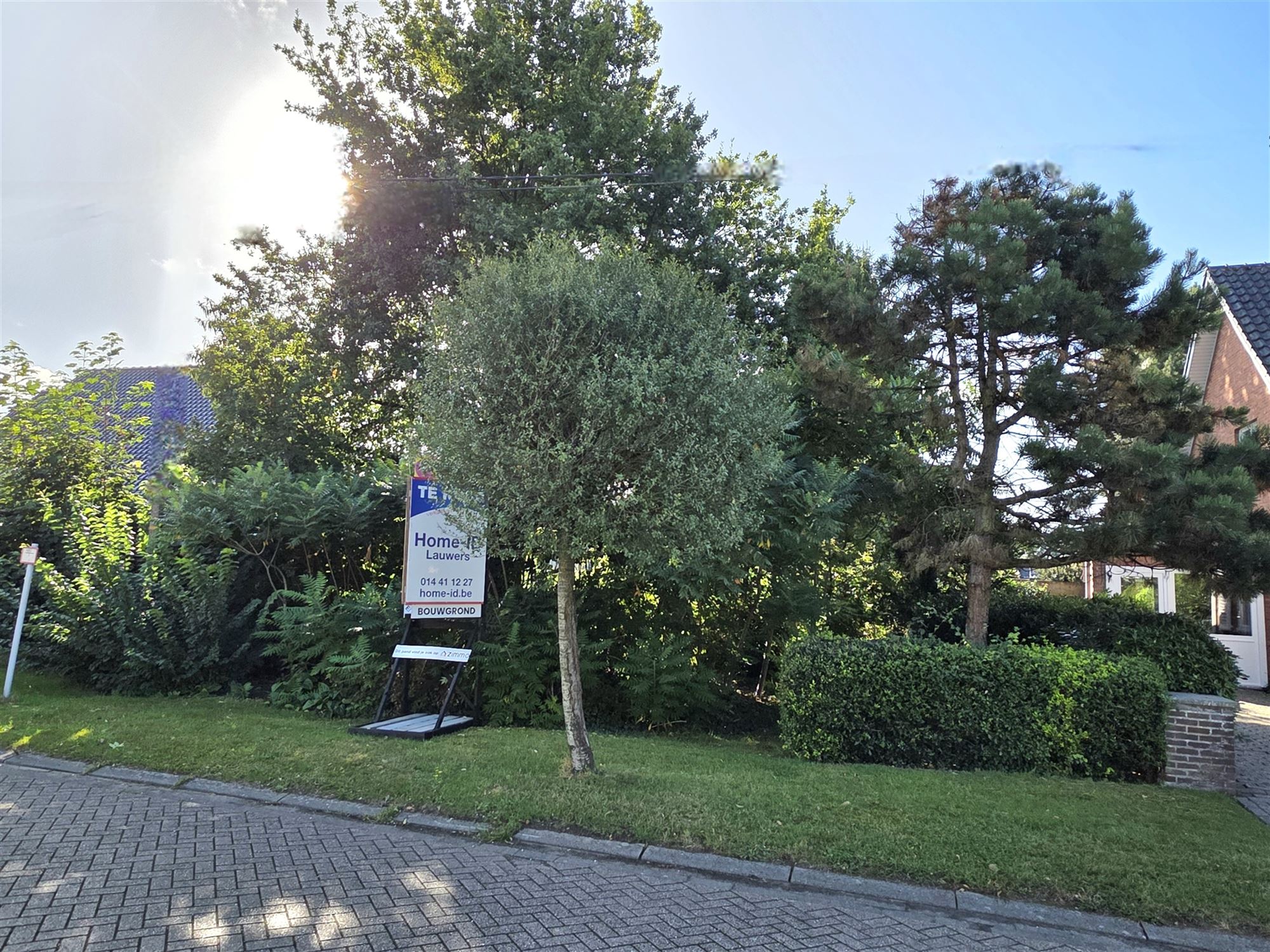 Bouwgrond te koop – open bebouwing met zuidgerichte tuin foto {{pictureIndex}}