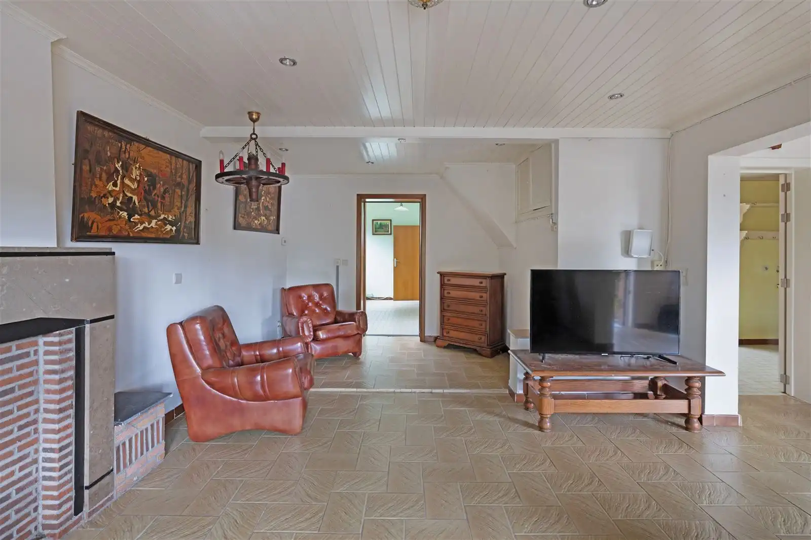 Prachtig gelegen te renoveren  Hoeve woning met stallingen en weides foto 7