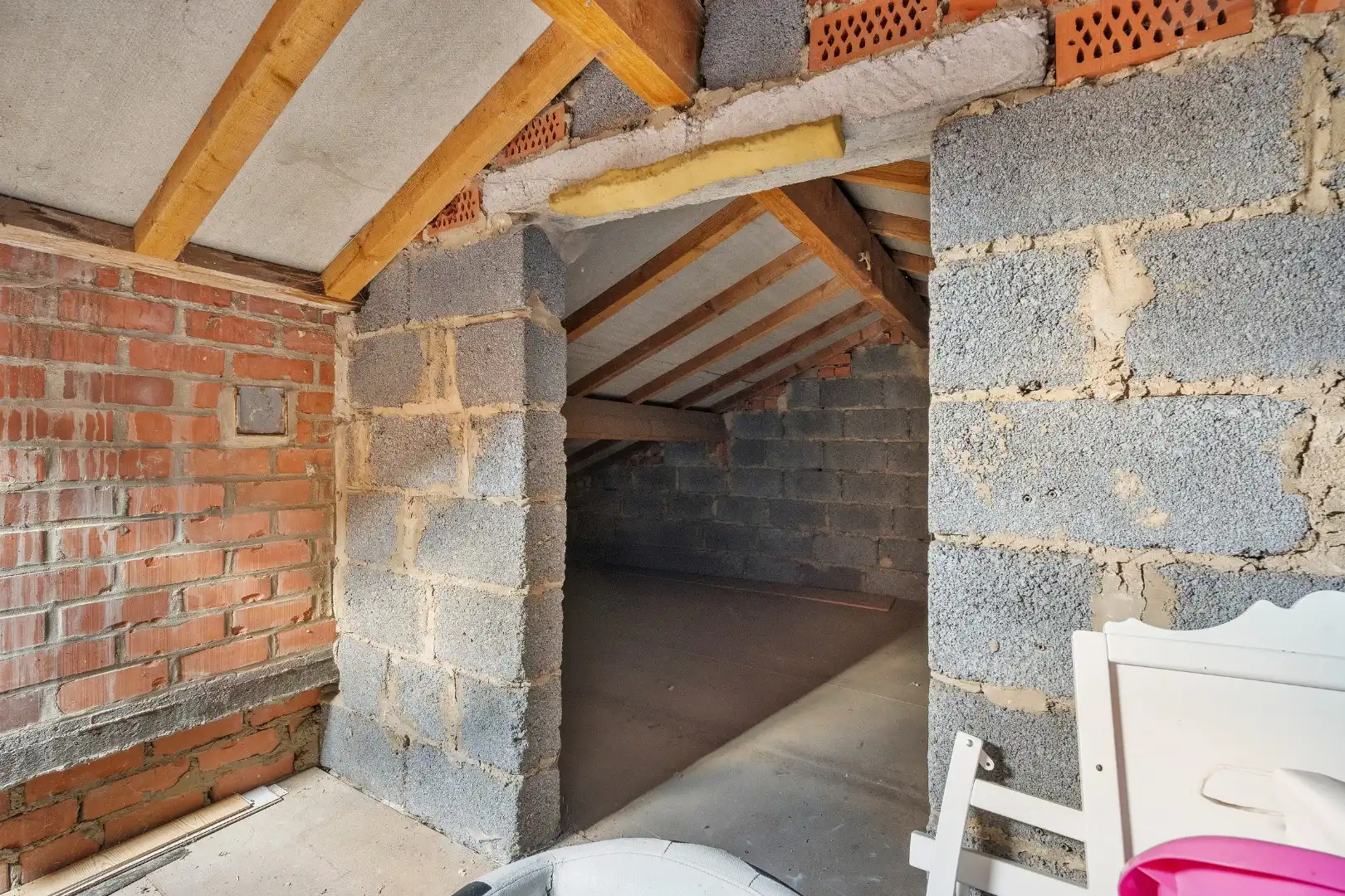 OP TE FRISSEN WONING MET 3 SLAAPKAMERS, BUREAURUIMTE, GARAGE EN  TUIN foto 14