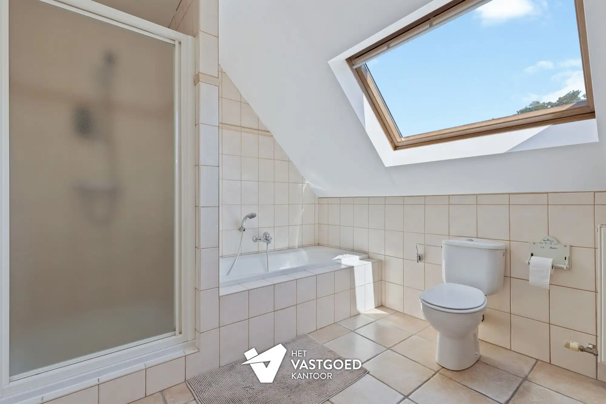 RECENTE, ENERGIEZUINIGE WONING OP RUSTIGE LIGGING foto 21