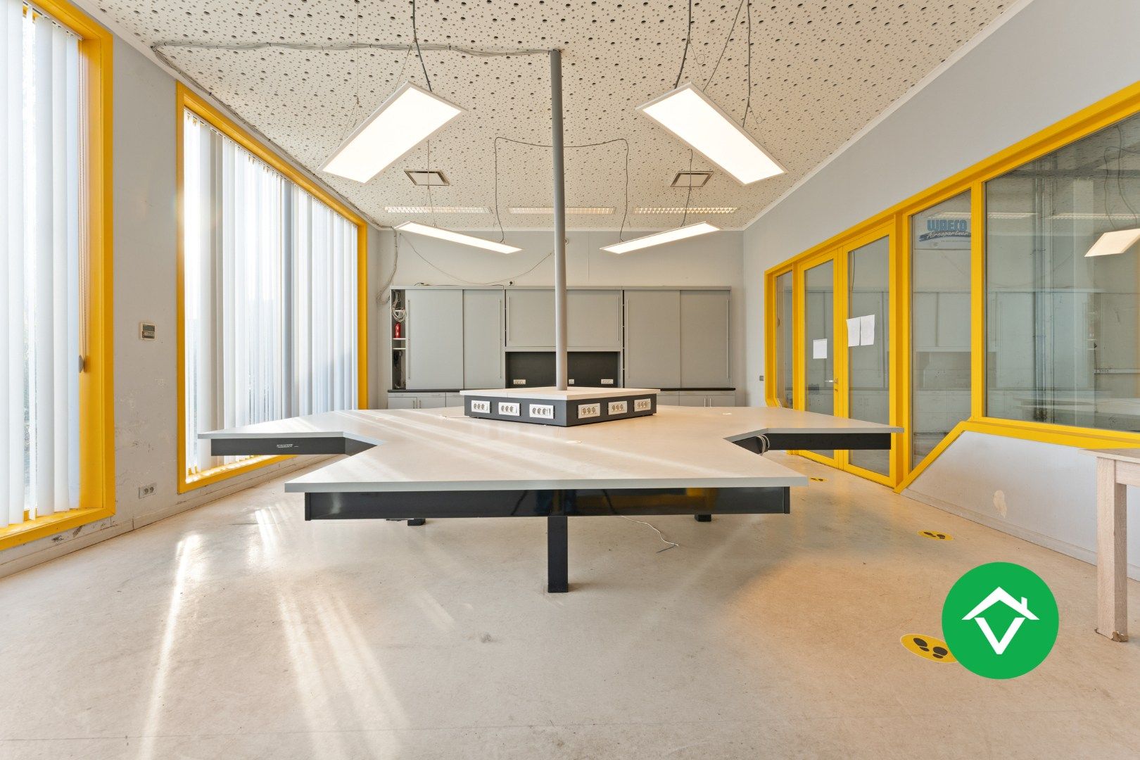 Bedrijfsgebouw met woonst te Ichtegem foto 8