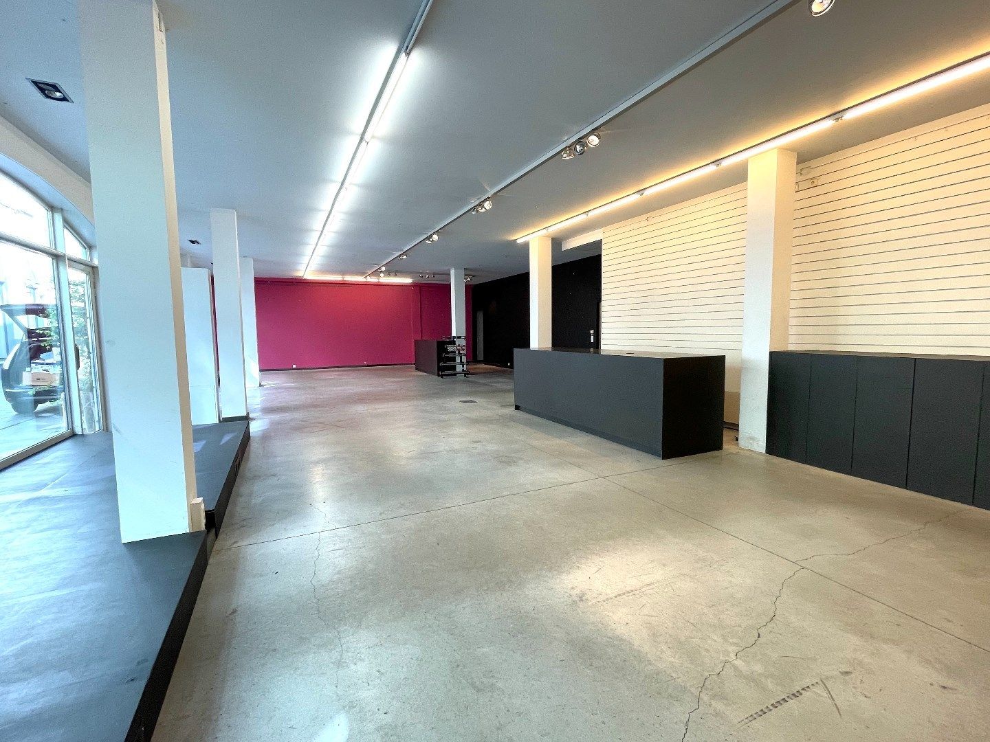 Prachtige handelsruimte te huur in het centrum van Kortrijk! foto 7