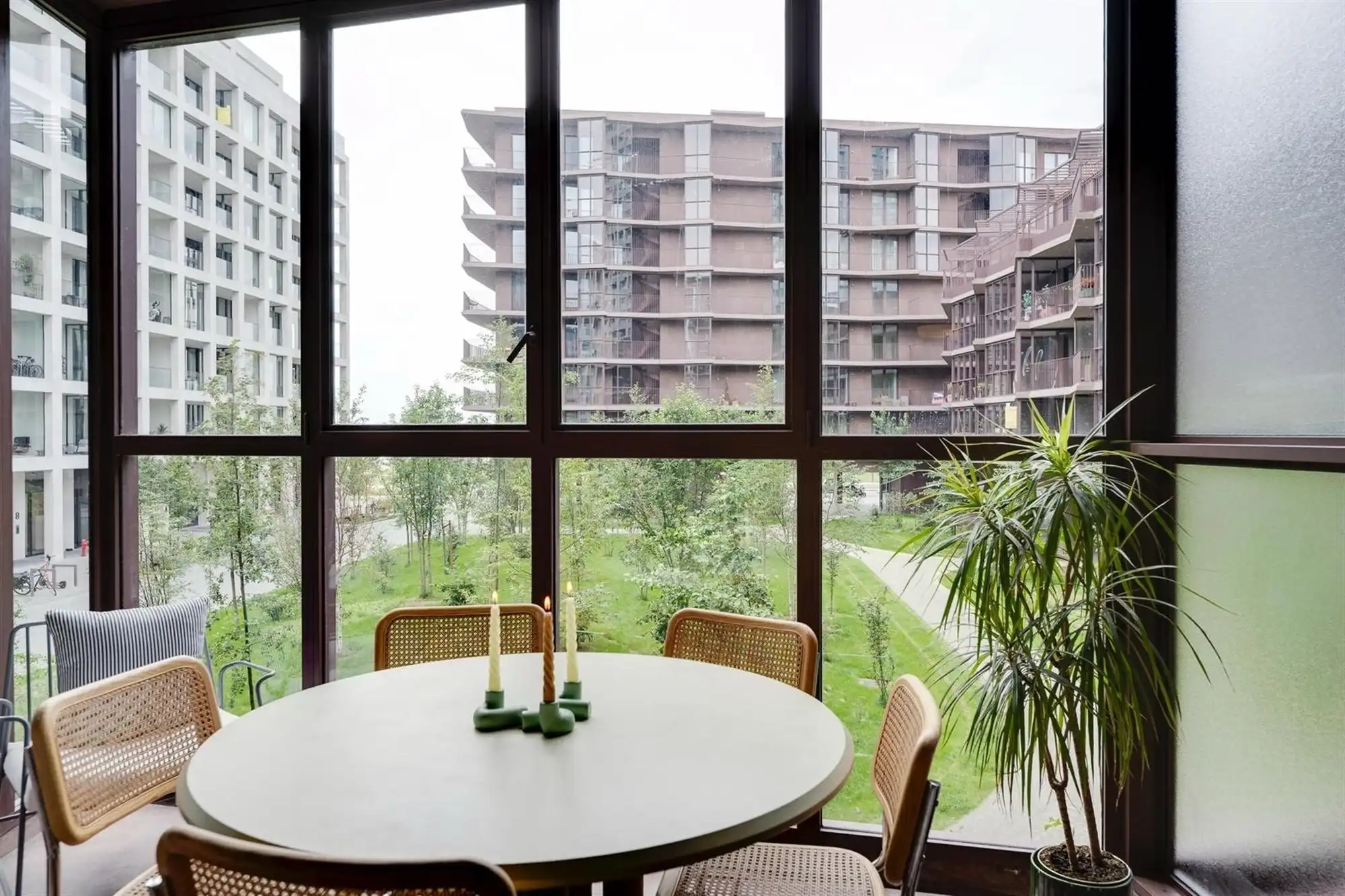 Hoogwaardig afgewerkt appartement met twee slaapkamers foto 11