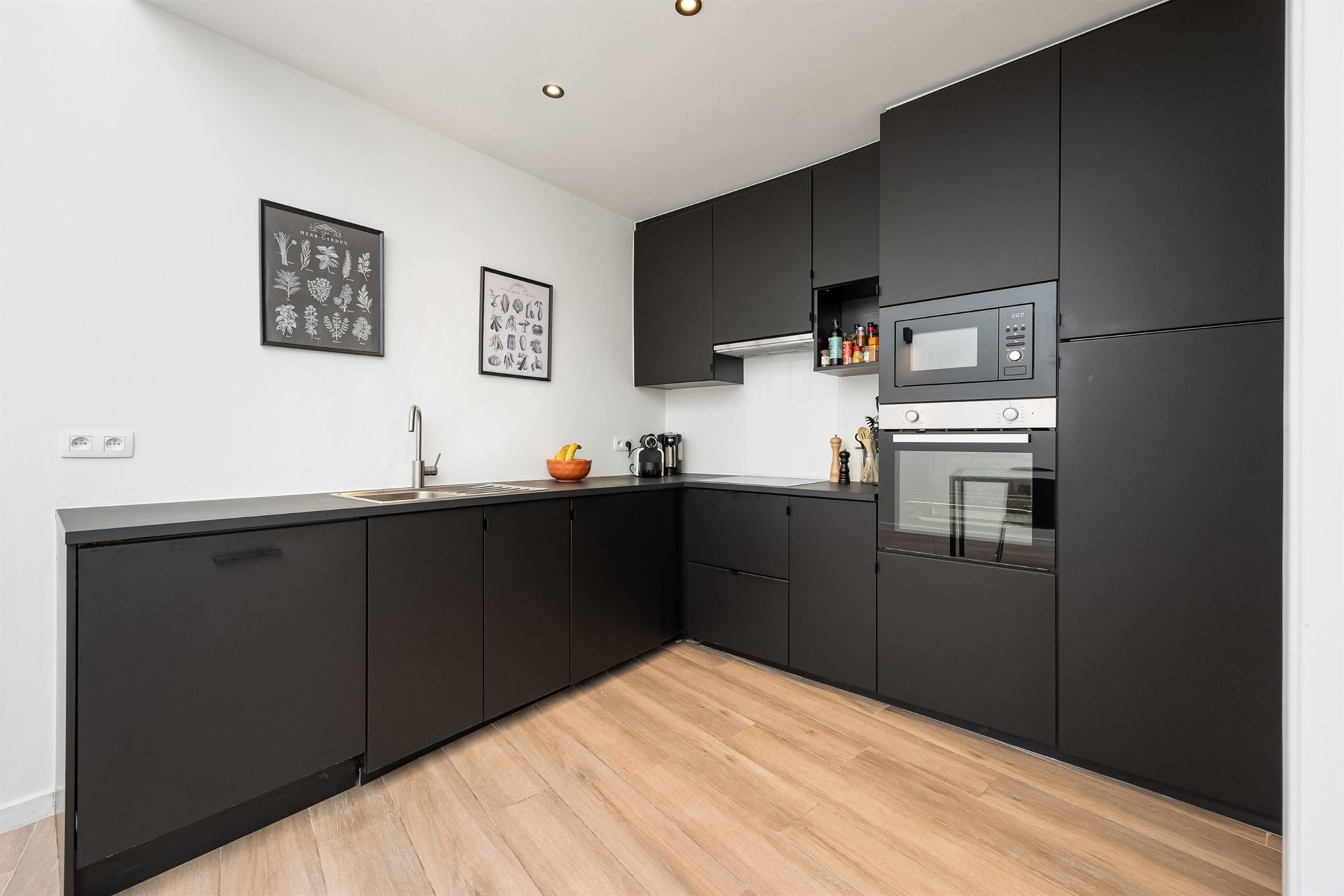 Instapklaar huis met drie ruime slaapkamers foto 9