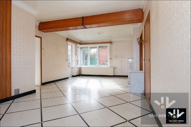 Multifunctioneel eigendom met 2 wooneenheden op een riant perceel van 21 aren 83 centiaren op een goed bereikbare, rustige locatie in Diepenbeek foto 10