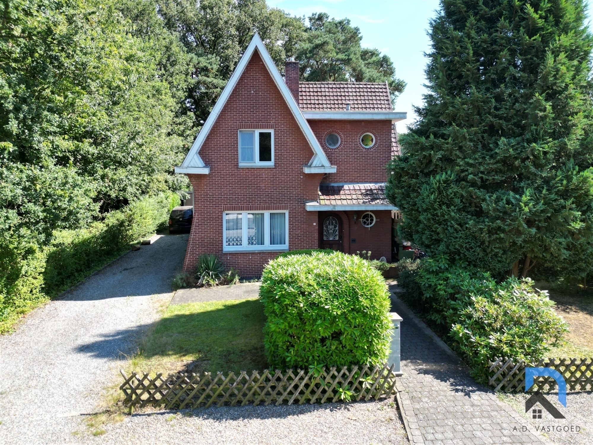 Vrijstaande woning op toplocatie in Genk foto 28