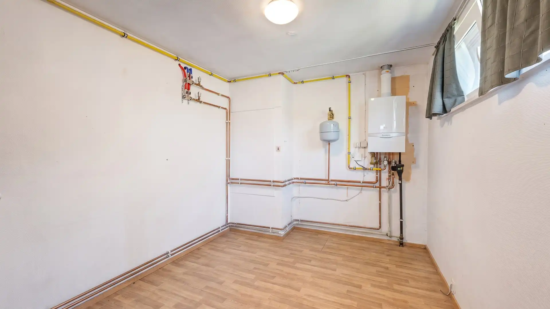 Leuke woning met stadstuin en mini-garage te St. Andries foto 11