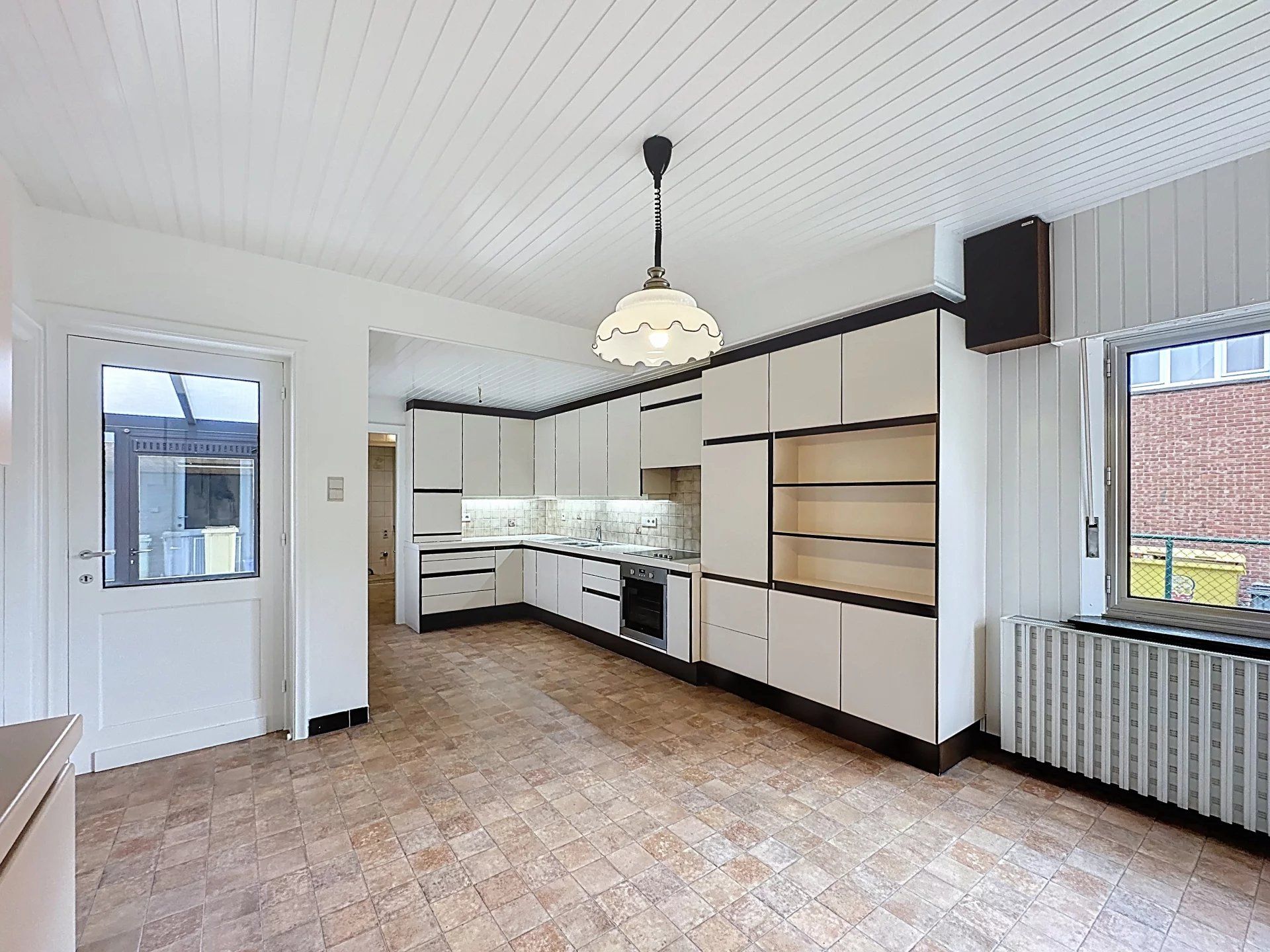 Gerenoveerde woning op groot perceel met 3 slaapkamers, zonnepanelen en thuisbatterij. foto 3
