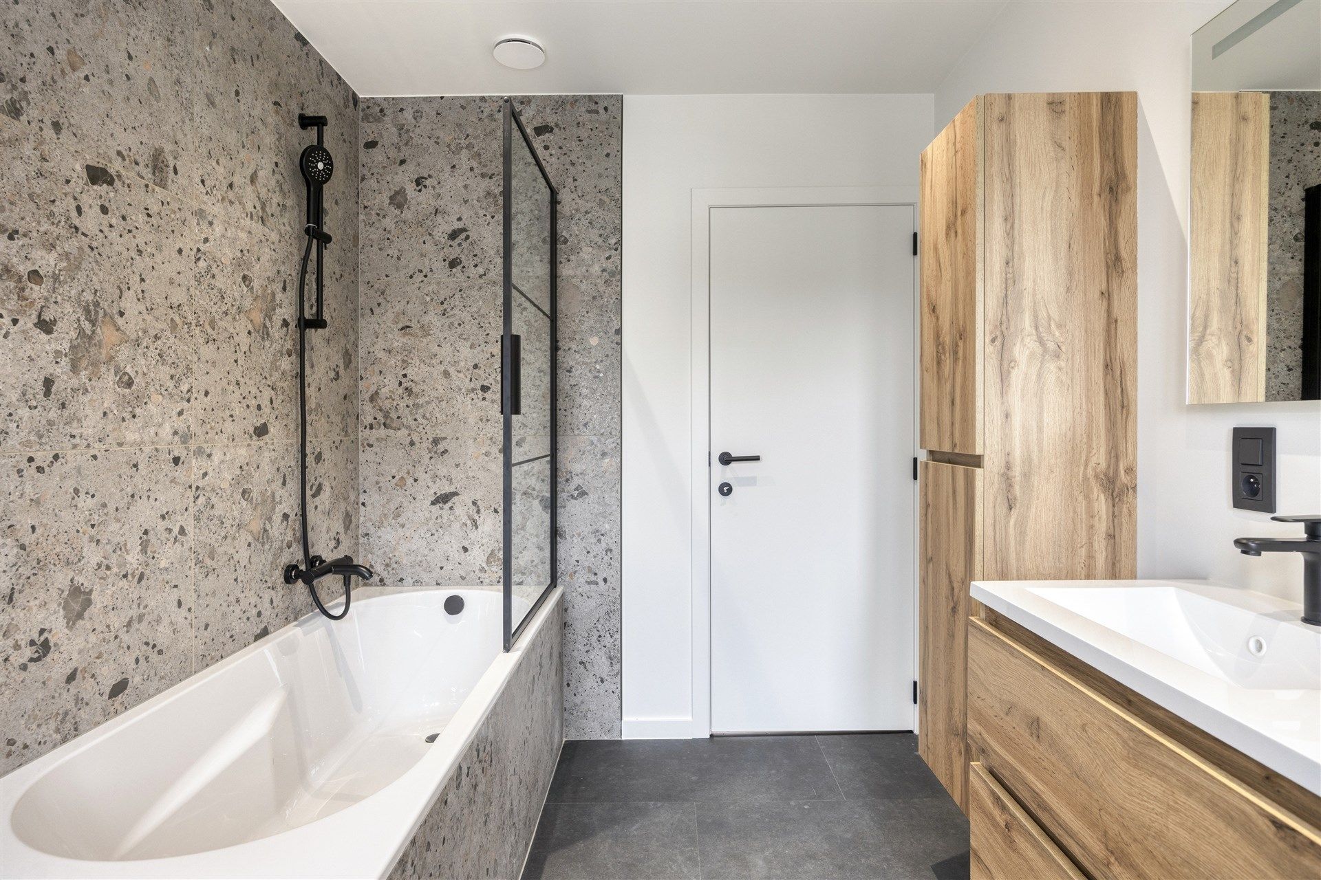 Moderne woning met 4 slaapkamers te Sint-Lievens-Houtem foto 24