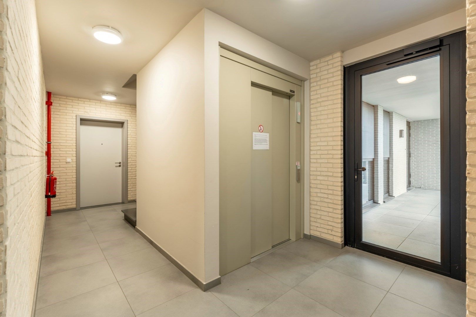 Knap hedendaags dakkappartement met ruime terrassen vlak bij het centrum foto 6