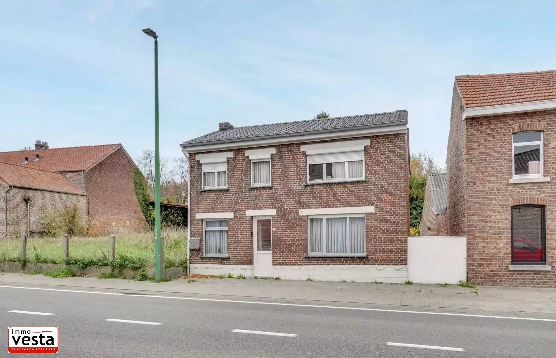 Hoofdfoto van de publicatie: Te renoveren woning op goede locatie