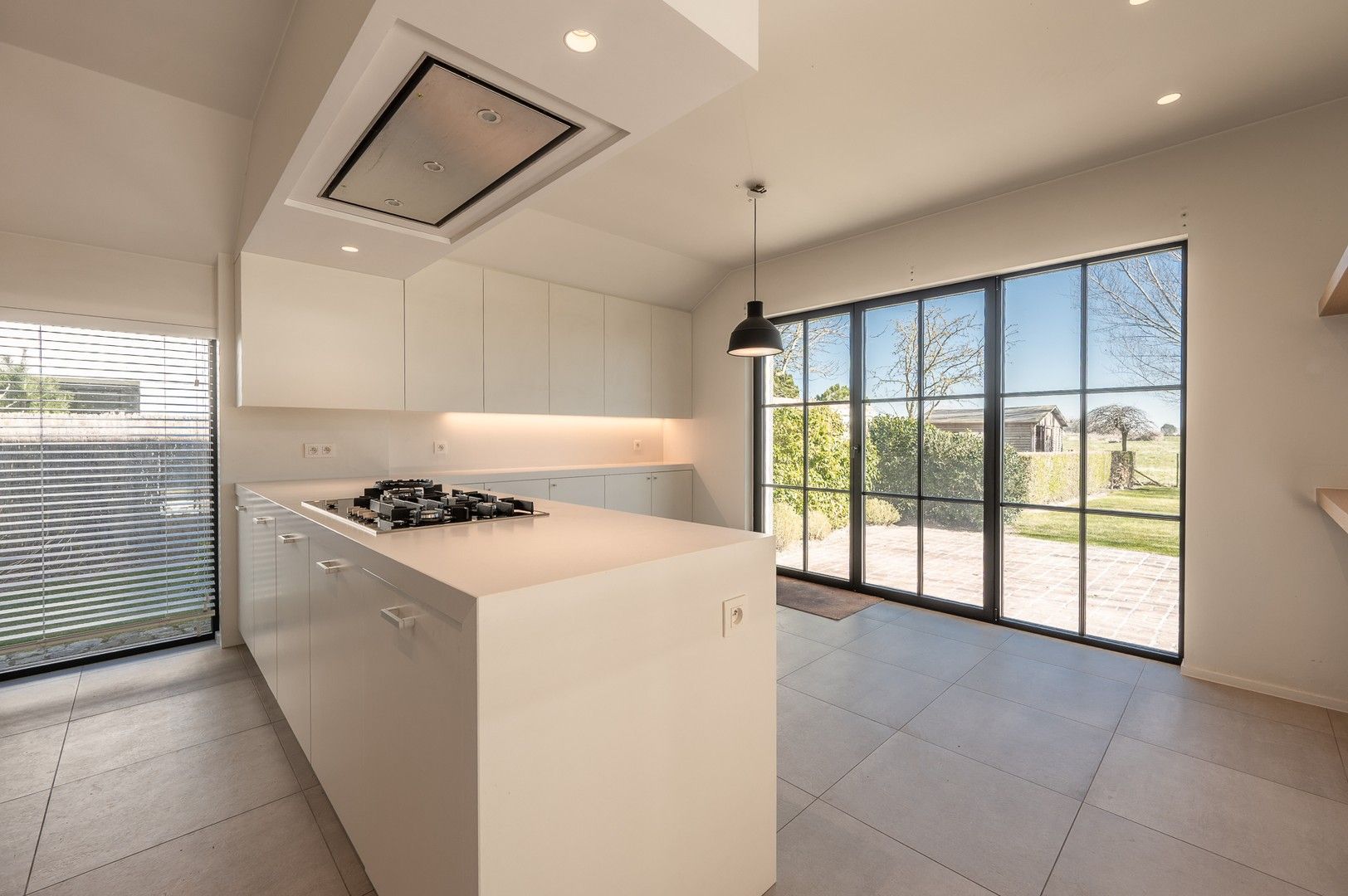 Alleenstaande villa genietend van prachtige open zichten op de polders. foto 10