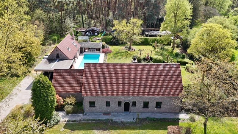 Villa van 270m² met bijgebouw van 100m² op 30 are met openluchtzwembad foto 8