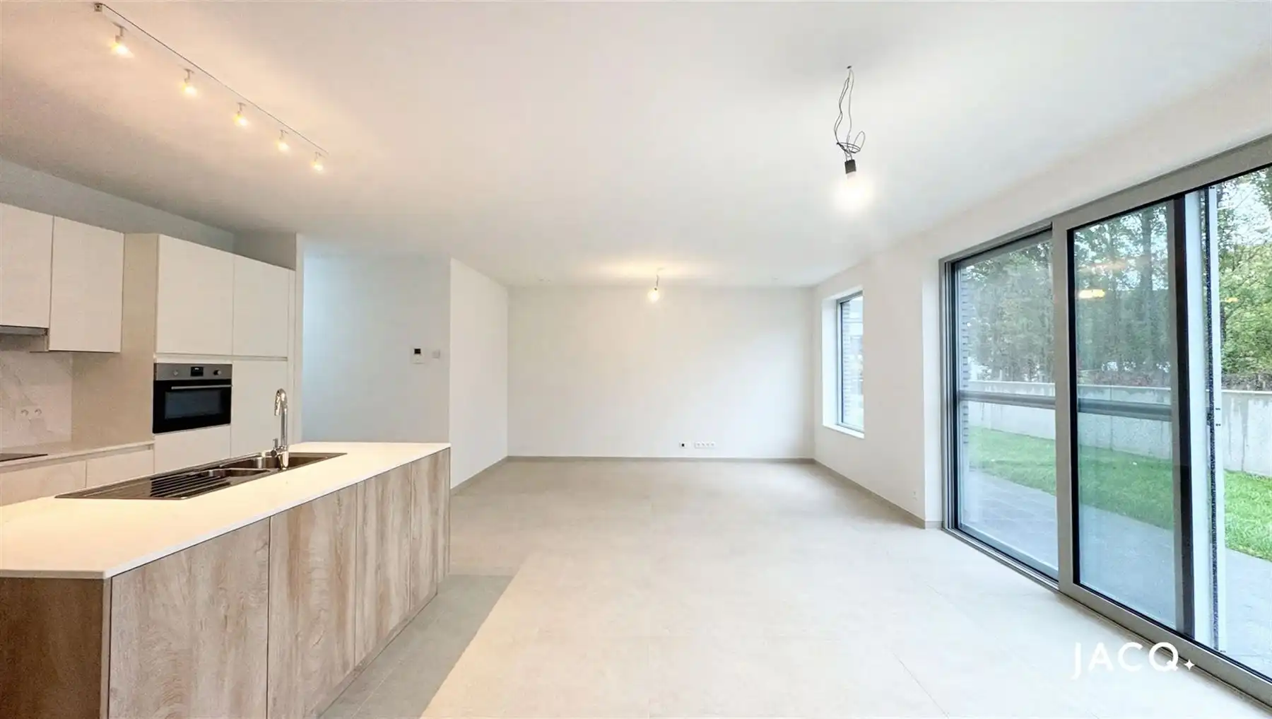Nieuwbouw glv appartement met 2 slaapkamers en tuin! foto {{pictureIndex}}